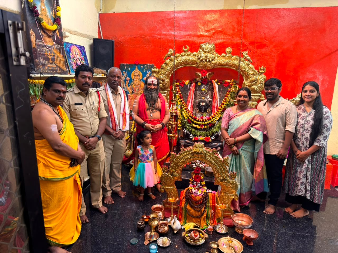 గురుపూజోత్సవం సందర్భంగా శివపరాశక్తి పీఠాన్ని దర్శించుకున్న   డి.ఎస్.పి 